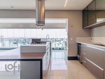 Apartamento à venda em Campo Belo com 280 m², 3 quartos, 3 suítes, 4 vagas