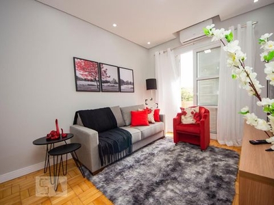 APARTAMENTO no 3º andar mobiliado com 2 dormitórios