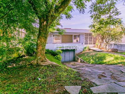 Casa 5 dorms à venda Rua Felipe Becker, Três Figueiras - Porto Alegre