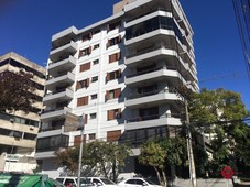 Apartamento à venda por R$ 930.000