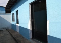 Barracão com três quartos, Sala, Cozinha, Banheiro Social área de serviço.