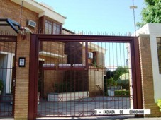 Casa de Condomínio à venda por R$ 2.128.000