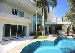 Casa de Condomínio à venda por R$ 4.200.000
