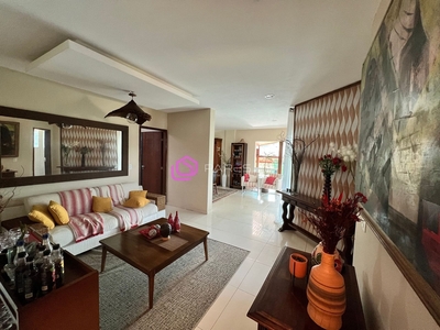 Casa em Itaipu, Niterói/RJ de 500m² 6 quartos à venda por R$ 1.189.000,00