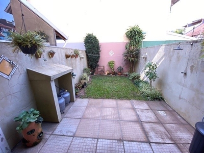 Casa em Jardim Itu Sabará, Porto Alegre/RS de 209m² 4 quartos à venda por R$ 579.000,00