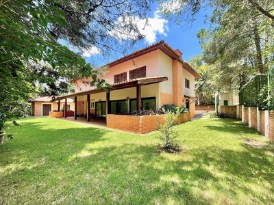 Casa em Jardim Santa Paula, Cotia/SP de 610m² 7 quartos à venda por R$ 1.349.000,00