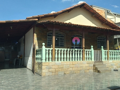 Casa em Recanto da Pampulha, Contagem/MG de 210m² 4 quartos à venda por R$ 639.000,00