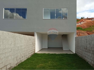 Casa em São Pedro, Juiz de Fora/MG de 245m² 3 quartos à venda por R$ 574.000,00