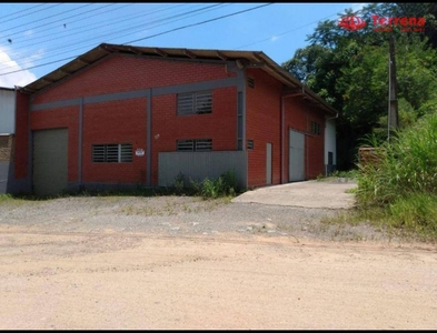 Galpão no Bairro Badenfurt em Blumenau com 326 m²