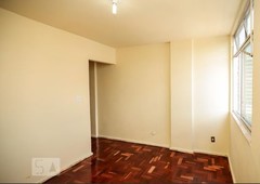 APARTAMENTO no 6º andar com 2 dormitórios