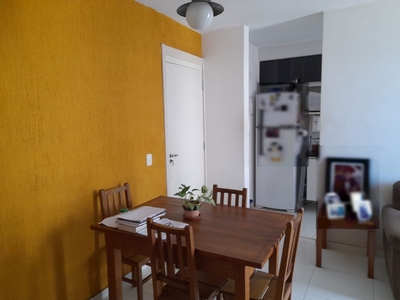 Apartamento à venda em Taquara com 52 m², 2 quartos, 1 vaga