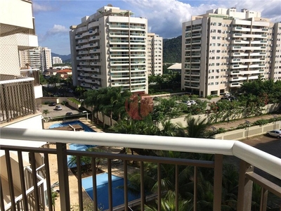 Apartamento com 2 dormitórios para alugar, 75 m² por R$ 3.467,86/mês - Barra da Tijuca - R