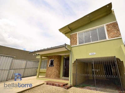 Casa com 03 Quartos - 02 Salas para Locação - 233 m² - Bairro Bom Retiro - Curitiba/PR