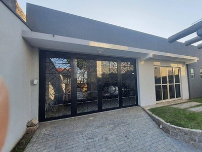 Casa com 3 dormitórios para alugar, 204 m² por R$ 6.600,00/mês - Tingui - Curitiba/PR