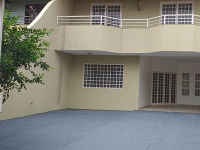 Casa com 3 quartos - Bairro Cidade Jardim em Goiânia