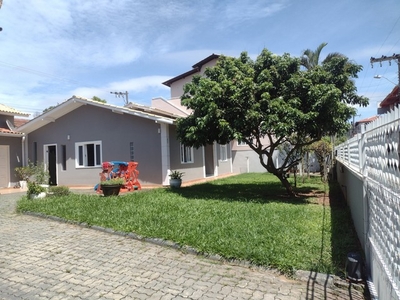 Casa de 3 quartos para alugar no bairro Ingleses Do Rio Vermelho