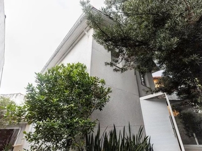 Casa para aluguel possui 189 metros quadrados com 5 quartos em Pinheiros - São Paulo - SP