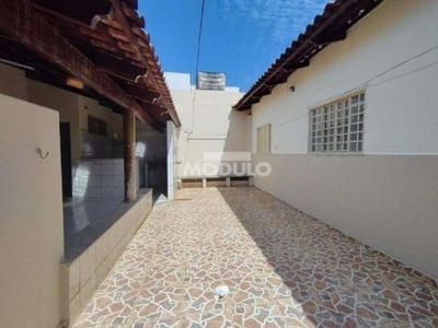 Casa para locação bairro aparecida