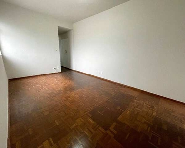 Apartamento quarto e sala de 50m², 1 vaga , prédio com elevador no Centro - Juiz de Fora