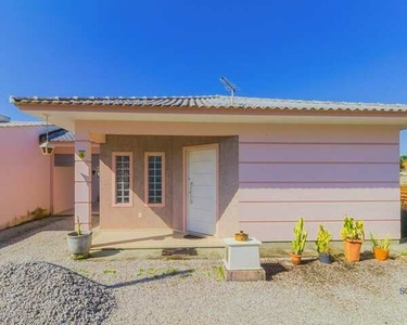 Casa a venda de 2dormitórios,sala de estar/jantar e cozinha integradas, área de serviço e