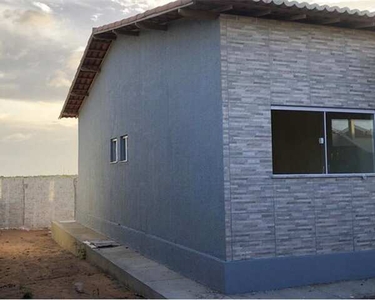 Casa com 2 Quartos e 2 banheiros à Venda, 70 m² por R$ 170.000