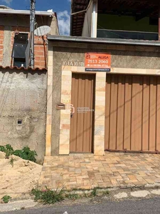 Casa com 2 quartos para alugar no bairro Tirol, 65m²