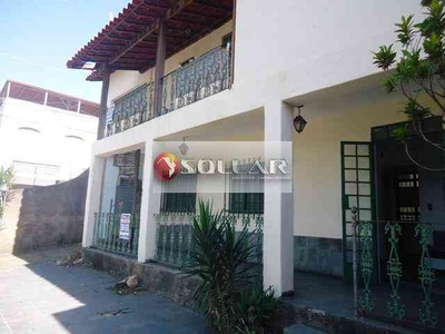 Casa com 5 quartos à venda no bairro Vila Clóris, 273m²