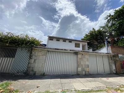 Casa com 7 dormitórios para alugar, 200 m² por R$ 3.850/ano - Campo Grande - Recife/PE