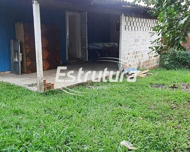 Casa com terreno amplo no bairro Camobi