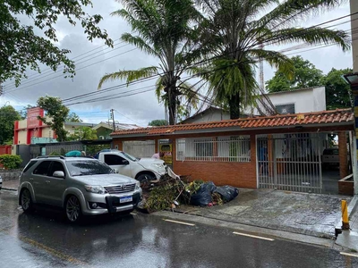 Casa Comercial com 3 quartos à venda no bairro Parque 10 de Novembro