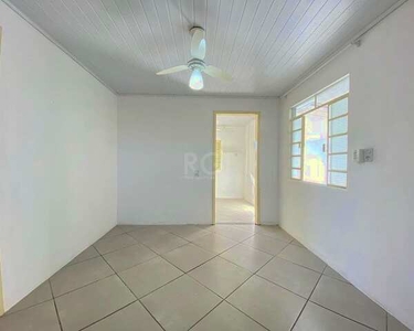 Casa para Venda - 70m², 2 dormitórios, 2 vagas - Belém Novo, Porto Alegre