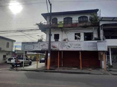 Prédio à venda no bairro Petrópolis