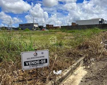 Terreno de esquina muito bem localizado próximo ao Centro