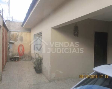 ** VENDA JUDICIAL *** Casa com 96m²,3 quartos + Edícula em Vila Nicácio - Franca - SP