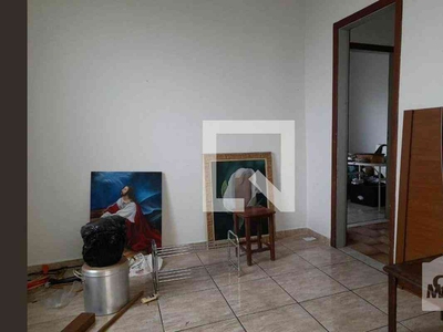 Casa com 3 quartos à venda no bairro Carlos Prates, 167m²