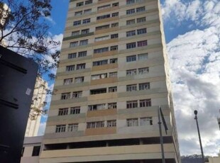 Apartamento 3 quartos bem amplo no coração da cidade!