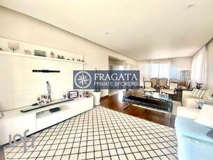 Apartamento à venda em Perdizes com 225 m², 4 quartos, 4 suítes, 5 vagas