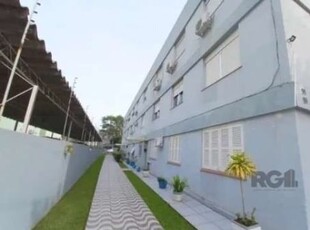 Apartamento na coronel massot, ensolarado e arejado.2 dormitórios , sala ,cozinha, lavabo, banheiro e área de serviço. ficam os móveis e ar-condicionado.
apenas 1 lance de escada.
c