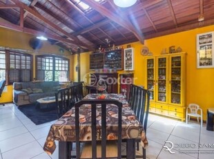 Casa com 3 quartos à venda na rua doutor pereira neto, 159, tristeza, porto alegre, 381 m2 por r$ 905.000