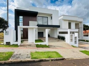 Linda casa com acabamento primoroso e arquitetura inovadora