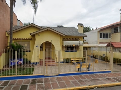 Casa de 200 m², com 05 dormitórios, para aluguel