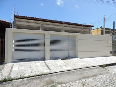 Casa em Barro Vermelho, Natal/RN de 200m² 3 quartos à venda por R$ 374.000,00