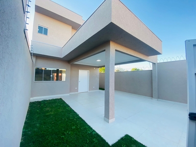Casa em Parque Residencial Rita Vieira, Campo Grande/MS de 135m² 3 quartos à venda por R$ 849.000,00