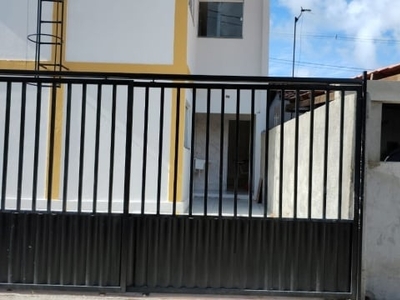 Linda casa em prive com dois quartos .