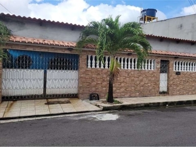 Linda casa no conjunto nova república