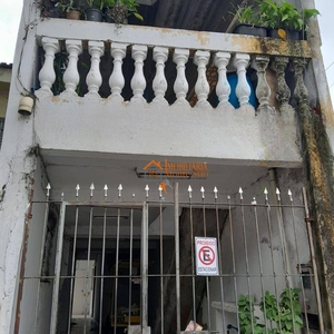 Sobrado em Jardim Santa Mena, Guarulhos/SP de 250m² 8 quartos à venda por R$ 851.000,00