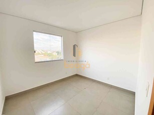 Casa com 2 quartos à venda no bairro Parque Xangri-lá, 360m²