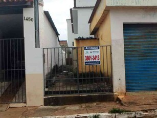 Casa com 2 quartos para alugar no bairro Centro, 40m²