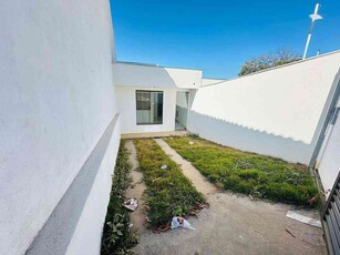 Casa com 3 quartos à venda no bairro Belo Vale, 105m²