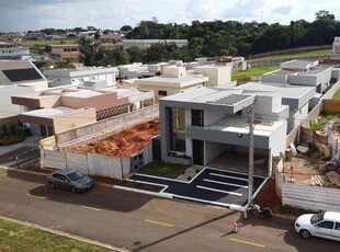 Casa com 3 quartos à venda no bairro Boa Vista, 360m²